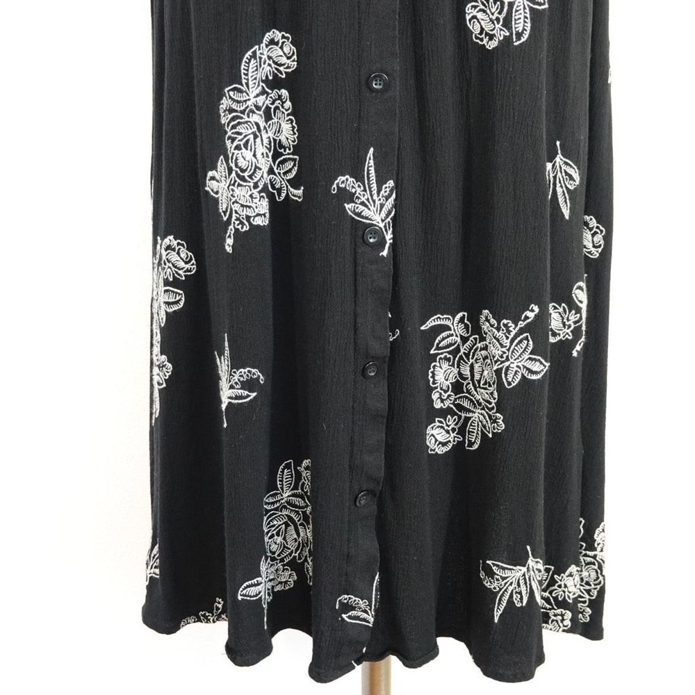 Mod Ref Meredith Floral Embroidered Dress Black and White Size S - Picture 7 of 16